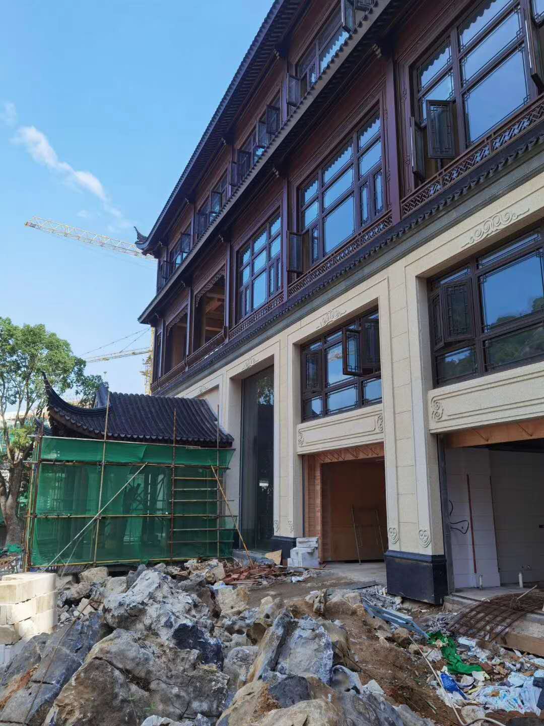 铝合金中式门窗,点睛磅礴的景区古建