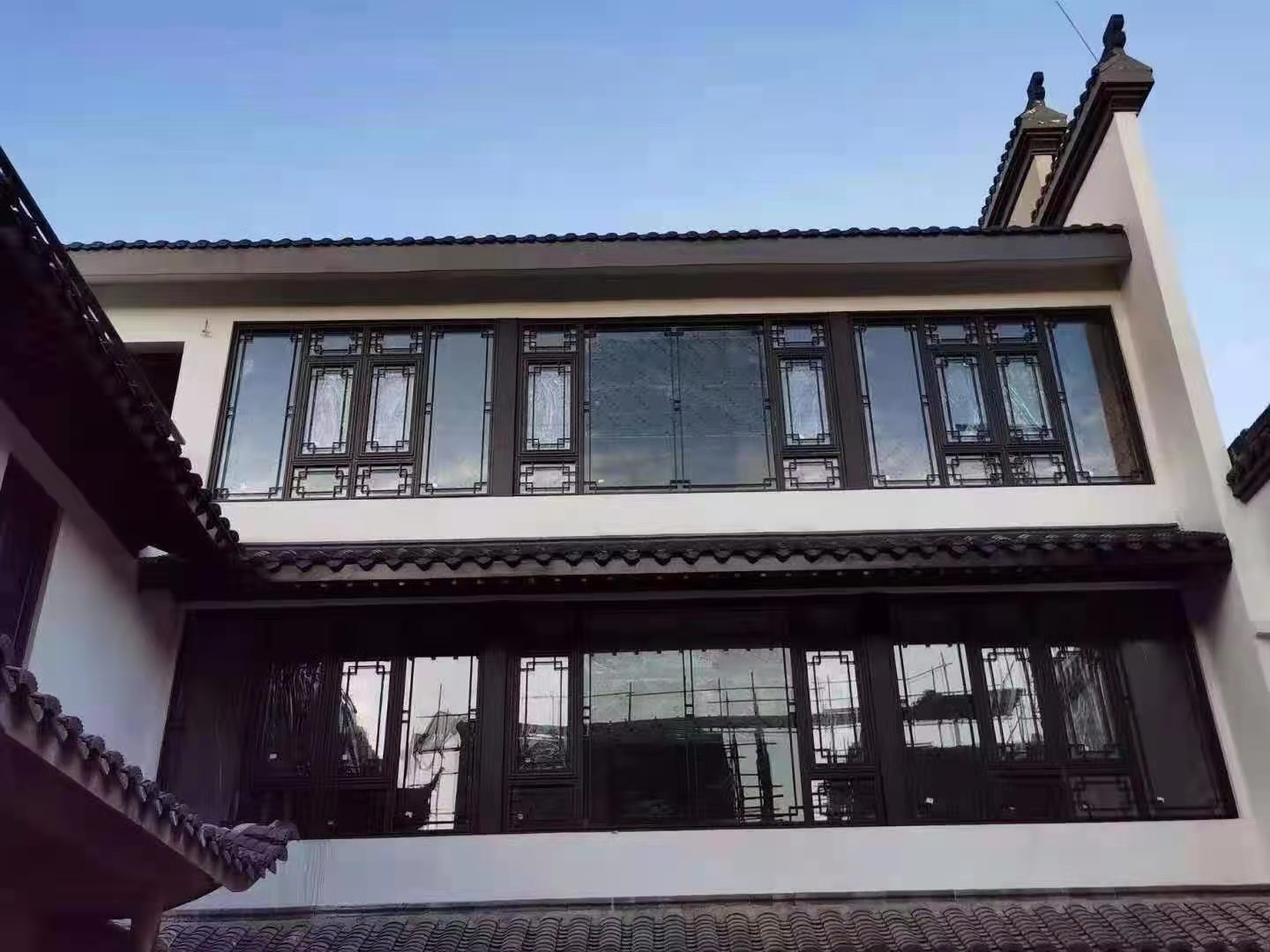 铝合金仿古花格窗