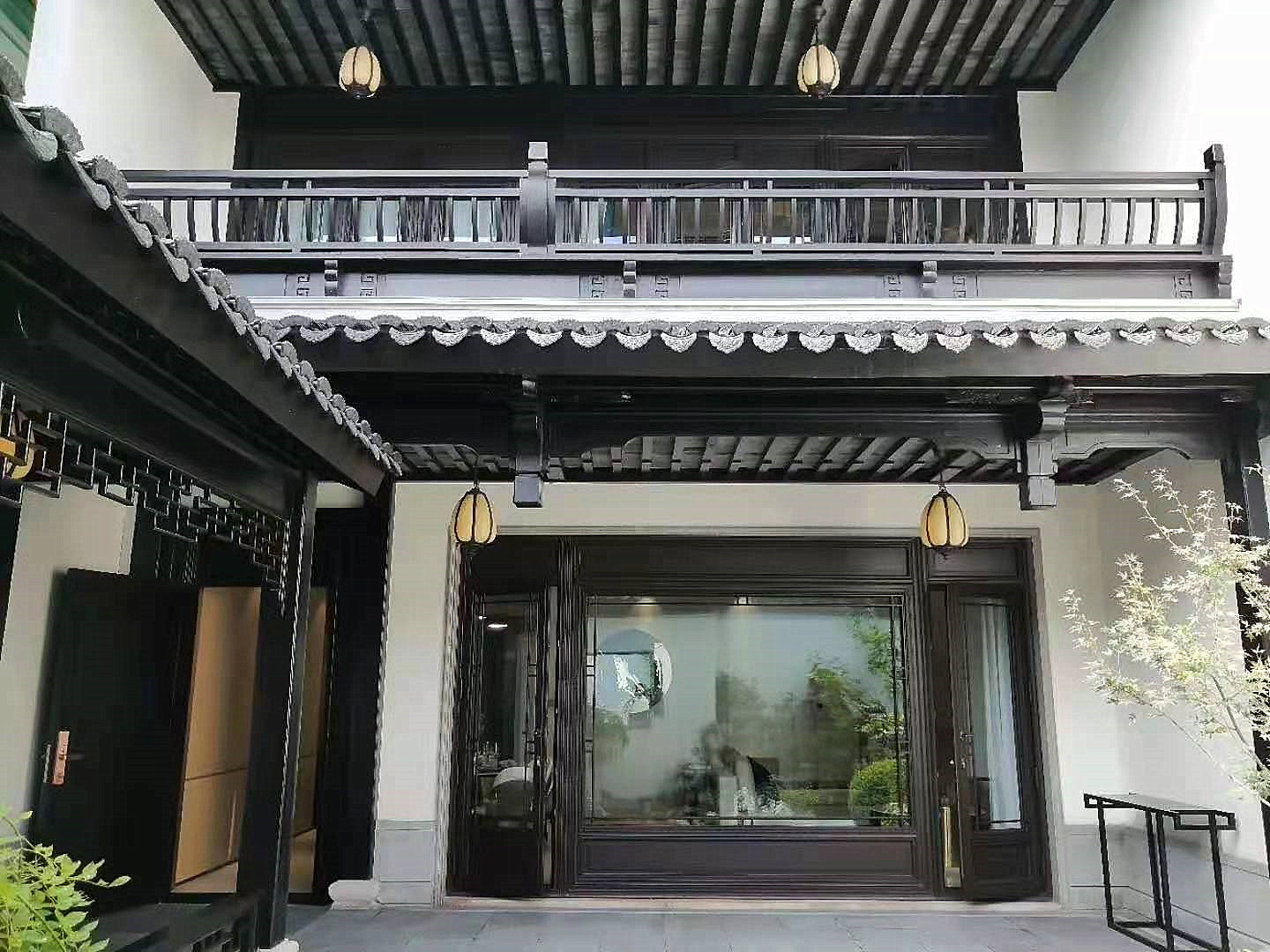 楼房复古中式门窗